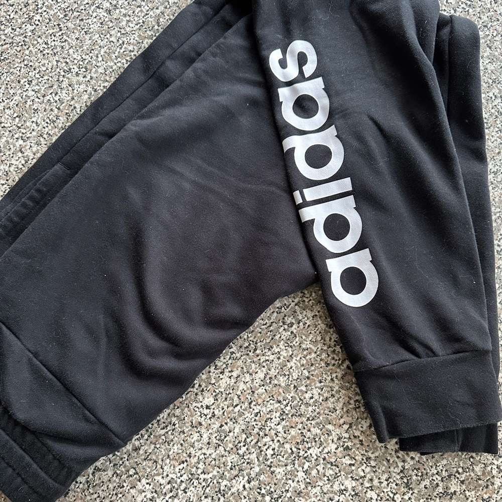Adidas women’s jogger sweatpant. Size small. Like new!